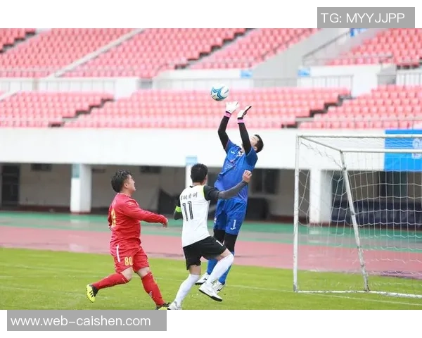 用足球传递温暖与希望2024年足球慈善日历助力公益事业发展